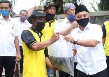 Serahkan 90 Ribu Bibit Ikan Lele, Bupati Labuhanbatu Berharap Dapat Dongkrak Perekonomian Warga