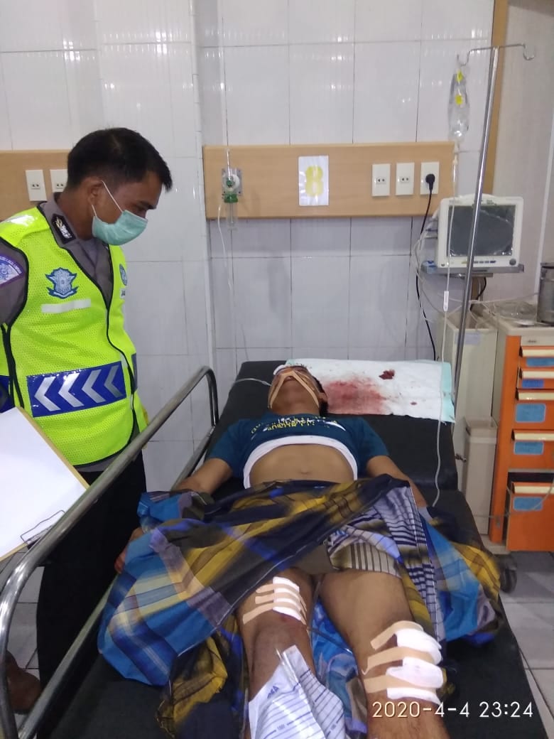 Korban lakalantas di Sergai saat dibawa ke rumah sakit