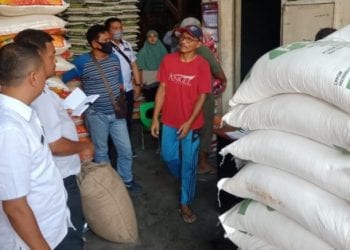 Tim Satgas Pangan Labuhanbatu melakukan survey dan pengecekan terhadap gudang gudang bahan pokok di seputaran Kota Rantauprapat