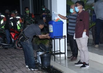 Tim Gugus Tugas Covid 19 Asahan Periksa Kesehatan 19 TKI yang Pulang dari Malaysia