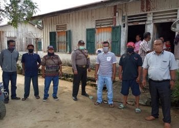 Kades Aek Tarum Asahan Bagikan Masker