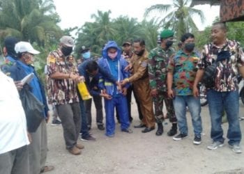 Tim pencegahan Covid-19 Desa Sei Tampang.