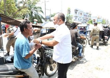 DPD Partai Nasdem Labuhanbatu Bagikan Masker Kepada Masyarakat