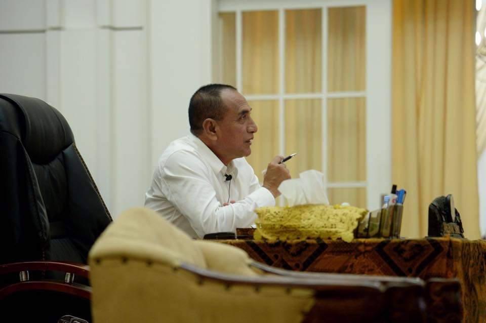 Gubernur Sumut Edy Rahmayadi, Bupati/Walikota, Kepala Dinas Sosial Kabupaten/Kota Sumut dan Aceh saat teleconference dengan Menteri Sosial (Mensos) Juliari P Batubara.