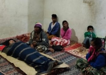 Jenazah korban yang tewas disambar petir di Simalungun saat disemayamkan di rumah duka.