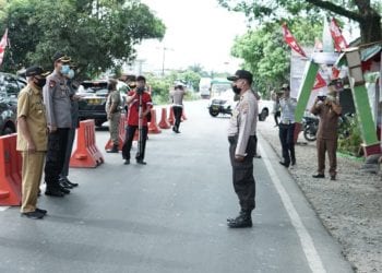 Pastikan Kesiapan Personel, Kapolres dan Bupati Asahan Kunjungi Pos Operasi Ketupat Toba 2020
