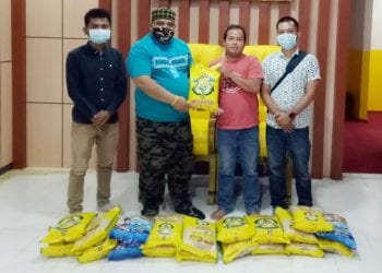 Herman Efendi Salurkan Bantuan ke Masyarakat Melalui PD IWO Kabupaten Merangin