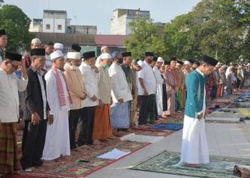 Warga Tanjungbalai Shalat Idul Fitri di Lapangan Sultan Abdul Jalil Rahmadsyah