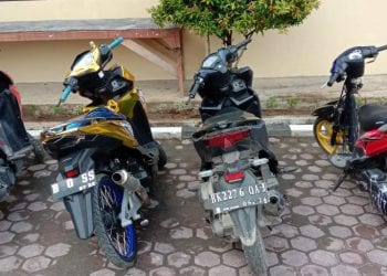Sepedamotor pelaku balasan liar di Tanjungbalai yang diamankan.