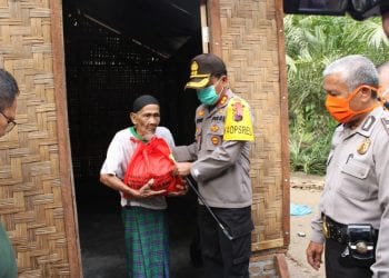 Kapolres Sergai Berikan Bantuan Sembako