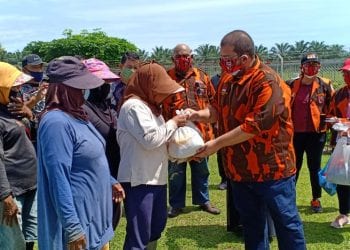 MPC PP Simalungun Berikan Bantuan Sembako ke Warga