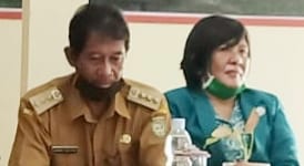 Darma Ginting didampingi istrinya, dr Zene M Tarigan.