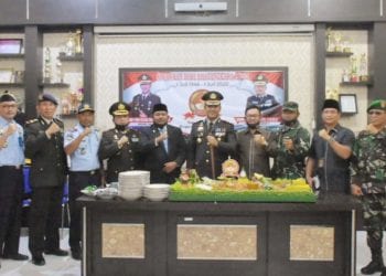 Hadiri Upacara Hari Bhayangkara ke-74, Walikota Tanjungbalai: Semoga Polri Semakin Dicintai Masyarakat 