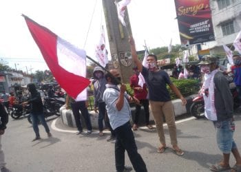 Sekjend DPP Bara Api Afifuddin saat berorasi di tugu Perjuangan di Jalan Imam Bonjol Kisaran.