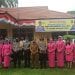 Kapolres Labuhanbatu AKBP Agus Darojat SIK bersama Ketua Bhayangkari cabang Labuhanbatu Ny Hanny saat berada di Kantor Polsek Silangkitang.