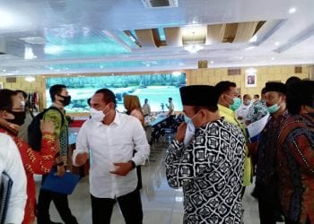 Bupati Labuhanbatu Hadiri Rakor Percepatan Penanganan COVID-19 di Rumdis Gubsu
