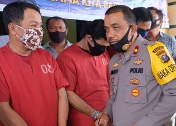 Tiga tersangka pelaku penganiayaan dan penculikan di Kota Tanjungbalai saat diintrogasi Wakapolres Tanjungbalai.