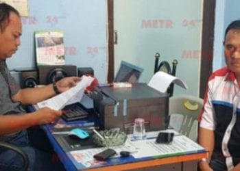 Lagi Asyik Ngopi, Mantan Kasatpol PP Ditangkap Polisi