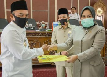 Bupati Labuhanbatu dan DPRD Tandatangani Bersama Ranperda 2019 Jadi Perda