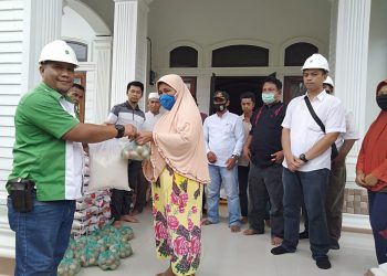 Bantu Warga Desa Gunung Malayu Asahan, PT PP Lonsum Berikan 50 Paket Sembako