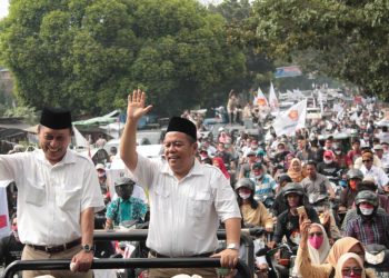 Ingin Lanjutkan Pembangunan yang Tertunda, dr H Tigor – H Idlin Daftar ke KPUD Labuhanbatu 
