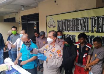 Larikan Sepedamotor, 8 Polisi Gadungan Diringkus