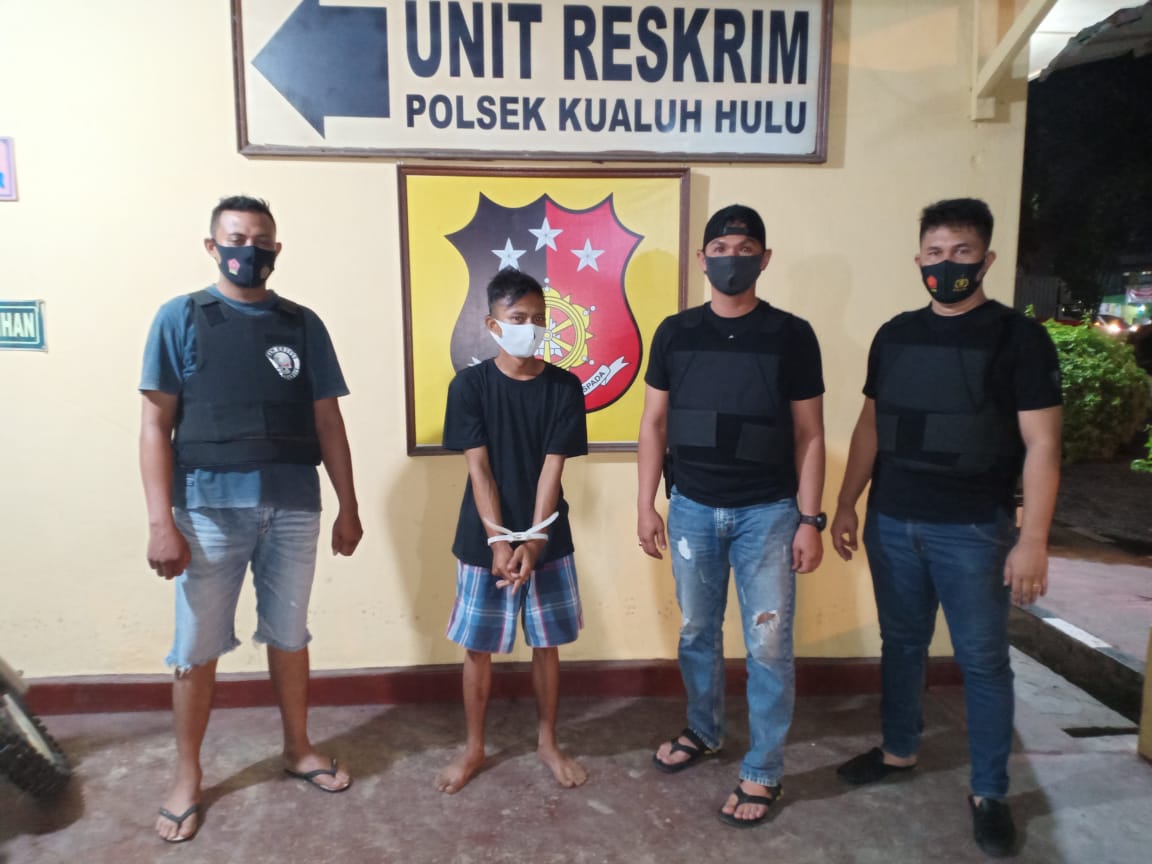 Pelaku beserta barang bukti diamankan Tim Reskrim Polsek Kualuh Hulu