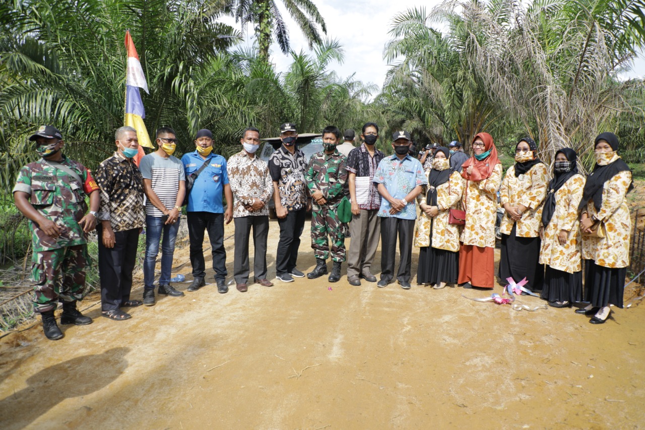 Jalan Raja Tonga Penghubung 4 Dusun di Desa Ledong Timur Diresmikan Bupati Asahan