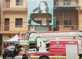 Bersama Satpol PP, Bapenda Labuhanbatu Tertibkan Baliho Tak Bayar Pajak