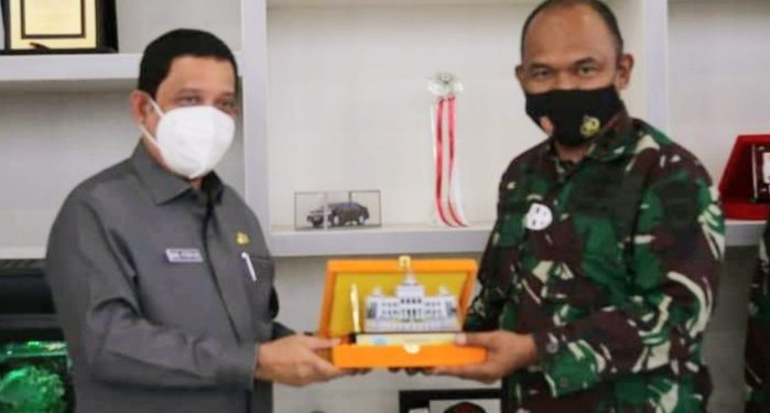 Pjs Bupati Labuhanbatu, Drs H Mhd Fitryus SH MSP bersama Danlanal Tanjung balai Asahan, Letkol laut (P) Dafris Msc Ms Suan.