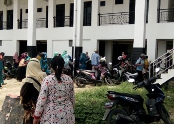 Puluhan Pegawai RSUD Aek Kanopan Labura Datangi Kantor DPRD