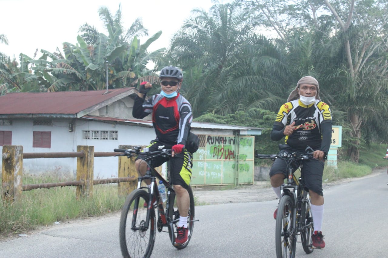 Pantau Situasi Kamtibmas, Kapolres Sergai Gowes Sepeda Bareng PJU