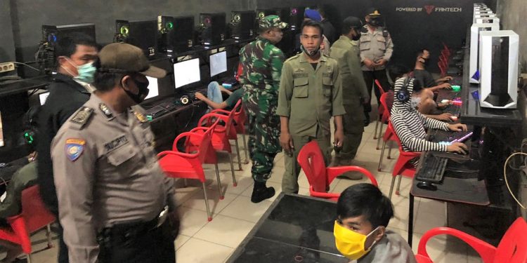 Suasana operasi yustisi gabungan Pemko Tanjungbalai dan TNI/Polri di Kota Tanjungbalai.