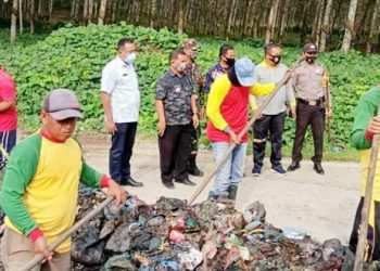 Gelar Gotong Royong Massal, Kadis LH: Jalan Pondok Indah Bukan Tempat Pembuangan Sampah