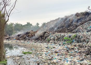 Sampah di TPA Tanjungbalai Terbakar, Asap Selubungi Pemukiman Warga