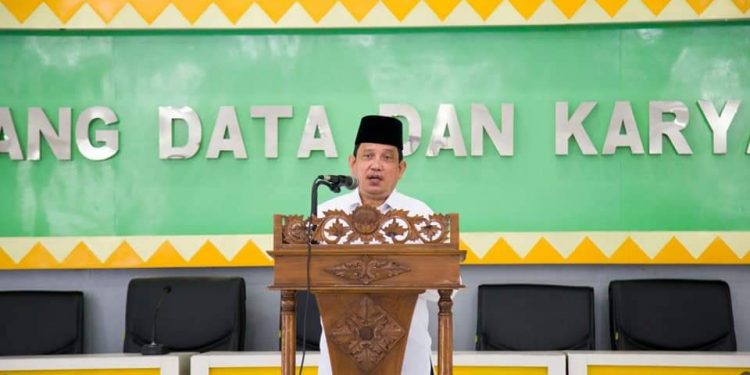 Pjs Bupati Labuhanbatu, Drs Mhd Fitryus saat menyampaikan pidato.