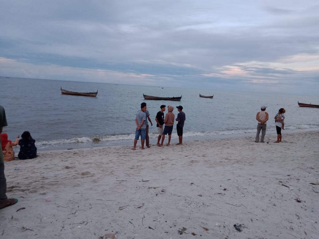 Dihantam Ombak Perahu Terbalik, Nelayan Tenggelam di Laut