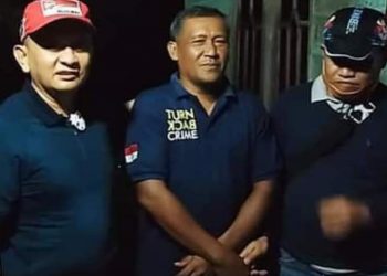 (Richad Silaban/taslabnews) Kepala Desa Bulungihit, Kecamatan Merbau, Sarpin, tersangka kasus korupsi APB Desa ditangkap Kejagung dan Kejatisu.