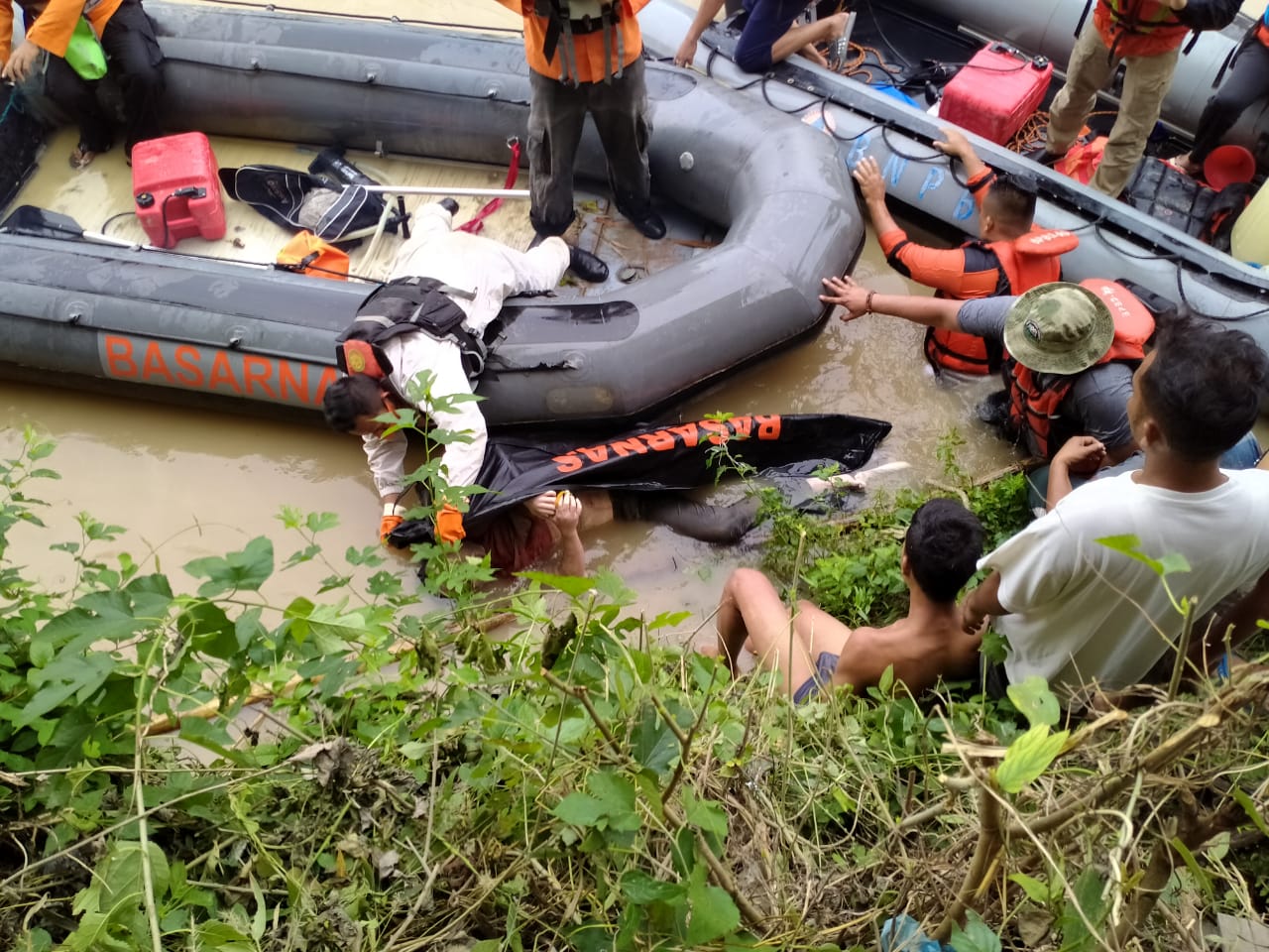 Setelah 4 Hari, BPBD Asahan Berhasil Temukan Mayat Ibu yang Hanyut di Sungai Saat Nyuci