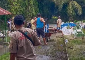 Lurah Dadimulyo Asahan Bangun Jalan di Atas Tanah Milik PT BSP