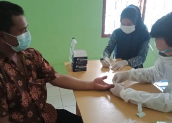 Panwaslu Kecamatan Rahuning dan Pulau Rakyat Gelar Rapid Test Terhadap Warga Asahan