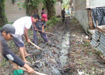 Antisipasi Banjir, Kades Meranti Asahan Ajak Warga Gotong Royong