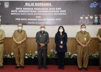 BPS dan Disdukcapil Rilis Bersama Data Penduduk 2020 ke Bupati Asahan