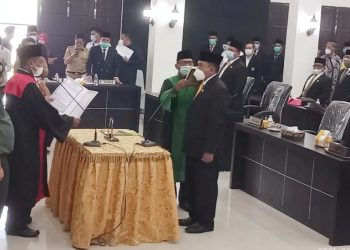 Wakil Ketua PN Rantauprapat Ambil Sumpah dan Janji Jabatan Ketua DPRD Labura