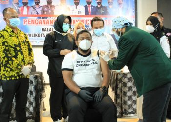 Sebelum Divaksinasi Covid-19, Wali Kota Tanjungbalai Berdoa