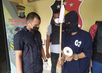 Tersangka pelaku pencurian yang diringkus polisi.