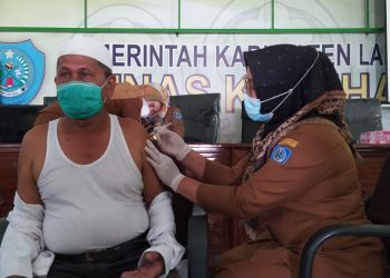 175 Calhaj Lansia Labuhanbatu Divaksinasi Covid-19