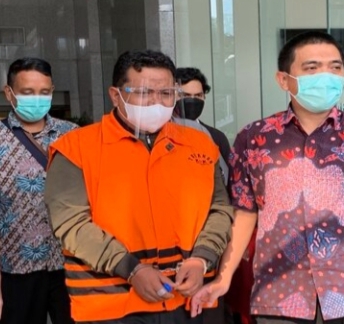 Wali Kota Tanjungbalai HM Syahrial Resmi Ditahan KPK