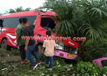 Hendak Dahului Kendaraan, Bus Almasar Terbalik