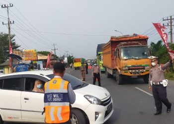 Gagal Mudik, 282 Kendaraan Dipaksa Putar Balik Petugas Pos Pam Sei Ular